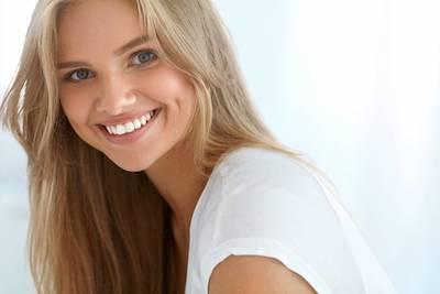 woman after dry eyes treatment on the gold coast